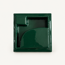 Load image into Gallery viewer, Kleurrijk, tactiel resin kunstobject FAIL Object #48 van Amy Maye Art, handgemaakt sculptuur 15x15x8 cm, foto 2